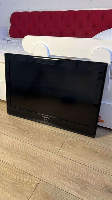 Телевизор Samsung 32” LED — отличное состояние