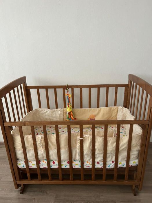 Детская кроватка