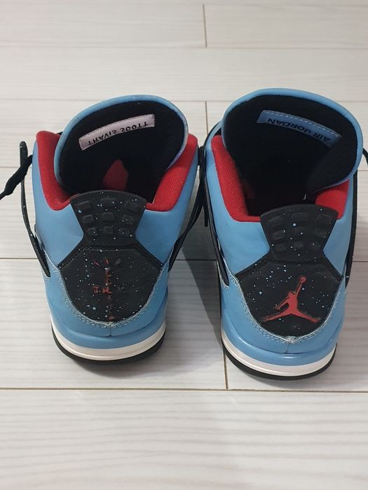 Adidasi Nike Jordan