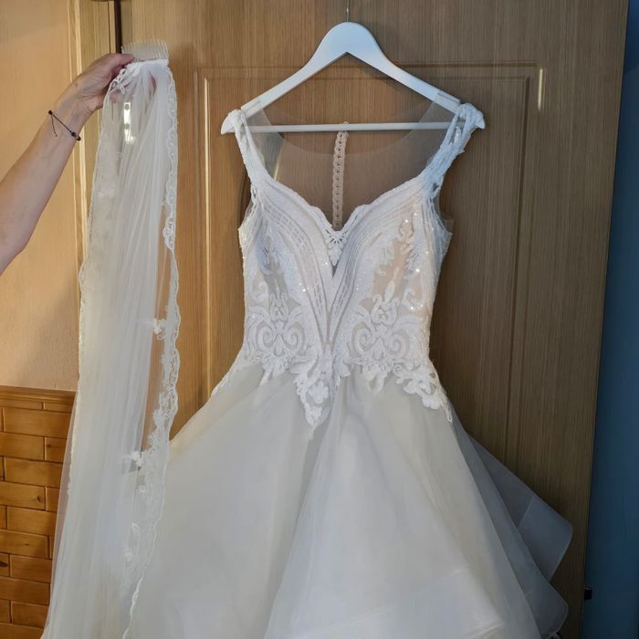 Rochie mireasa purtata o data