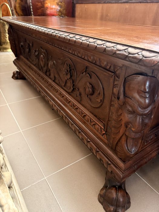 Cufar Lada Mare Vintage Lemn Masiv Sculptat Gheare Leu