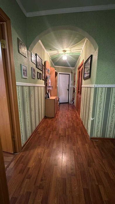 Продается 4х- комн.кв на 8 микрорайоне