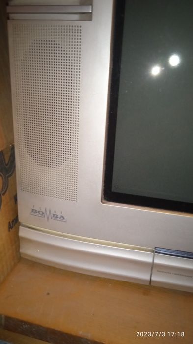 Телевизор Toshiba Bomba Flat