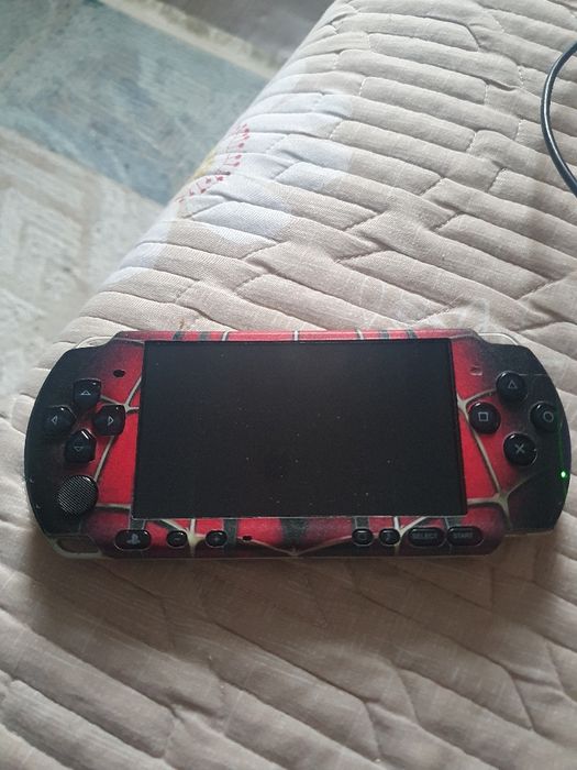Sony PSP 1000 продам срочно .
