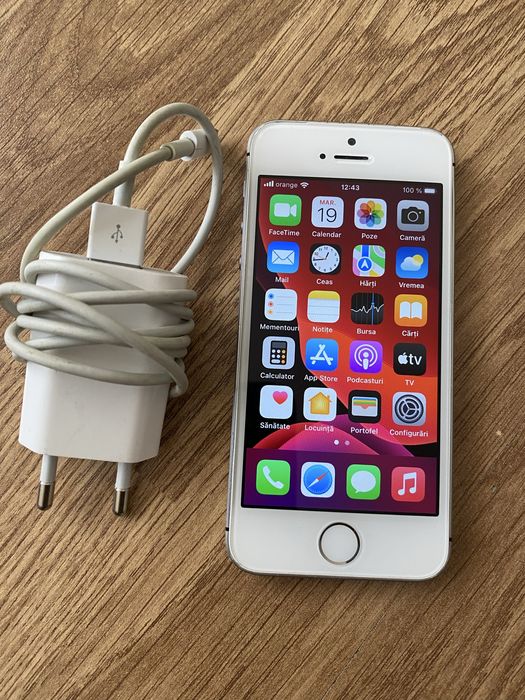Telefon iPhone SE 32gb m,baterie buna 88% cu incarcator si cablu usb.