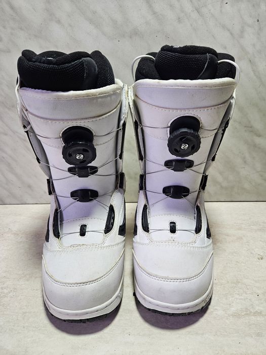 Boots 102 buti placa snowboard  Vans Boa  mărimea  36 (22,5   cm) .