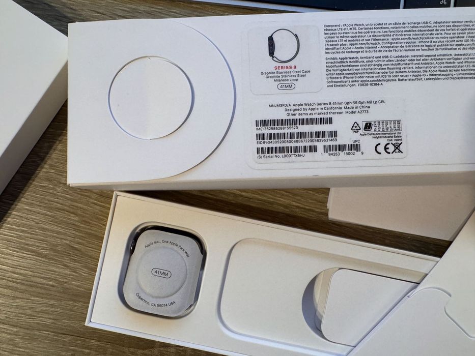 Apple Watch 8 41mm Stainless Steel Graphite Cellular + Milanese Loop