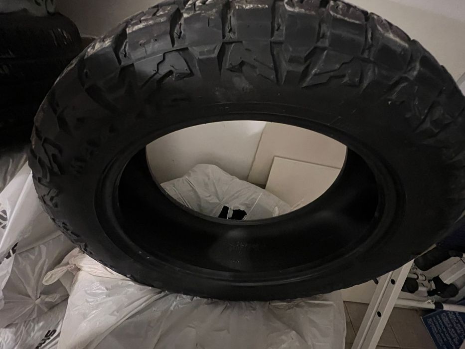 Продам шины MAXXIS 285/50 R22