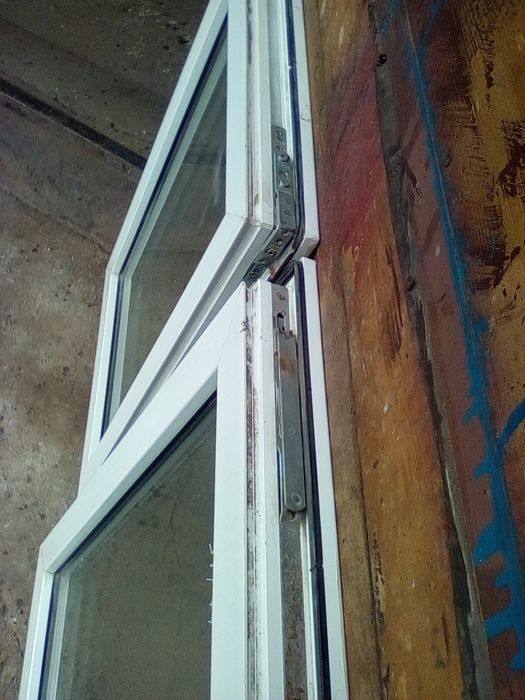 Продава два прозореца ПВЦ