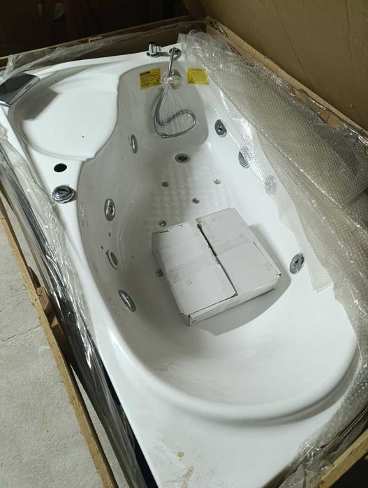 Луксозно хидромасажно джакузи