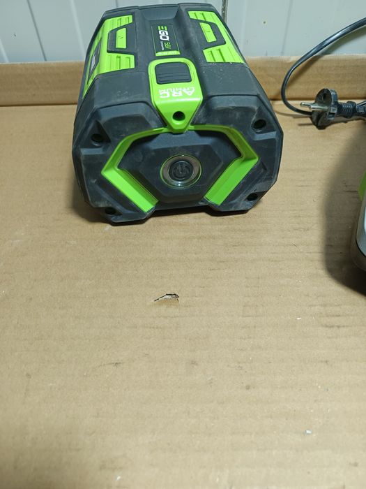 Acumulator Ego 56v 6 ah și încărcător pt scule de gradina