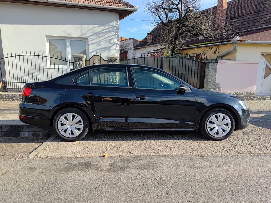 Vw Jetta 1.6 euro 5 an 2013 automată
