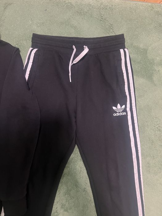 Екип на Adidas - адидас