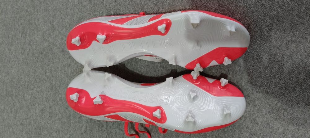 Ghete fotbal Adidas Predator