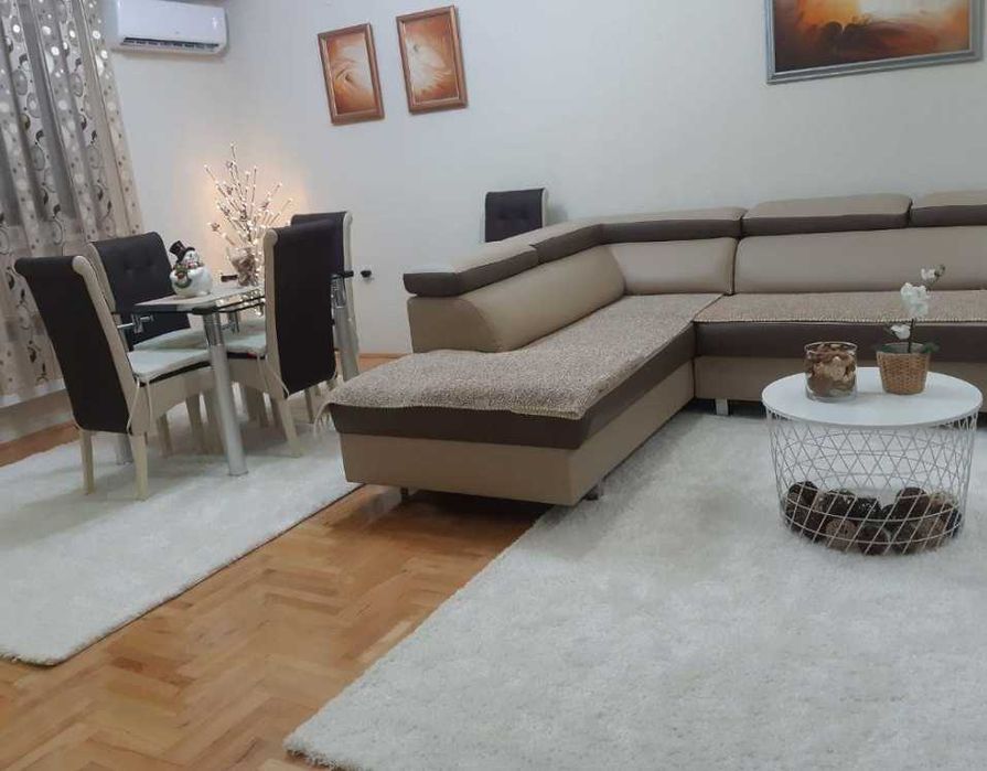 Дава се под наем Тристаен апартамент в Бургас, Изгрев - 85 кв.м за 510 € - Снимка #1