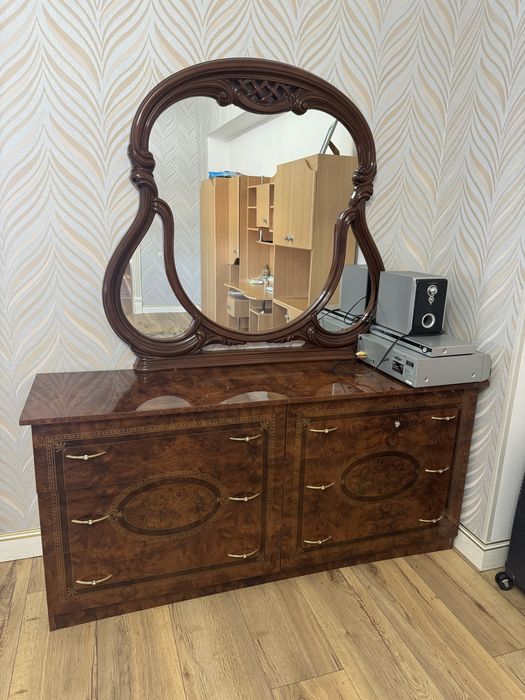 Спальний гарнитур