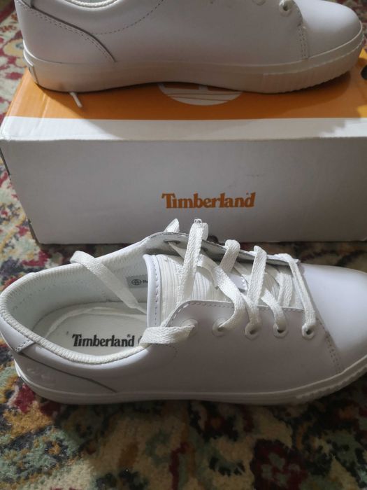 Продам кеды новые