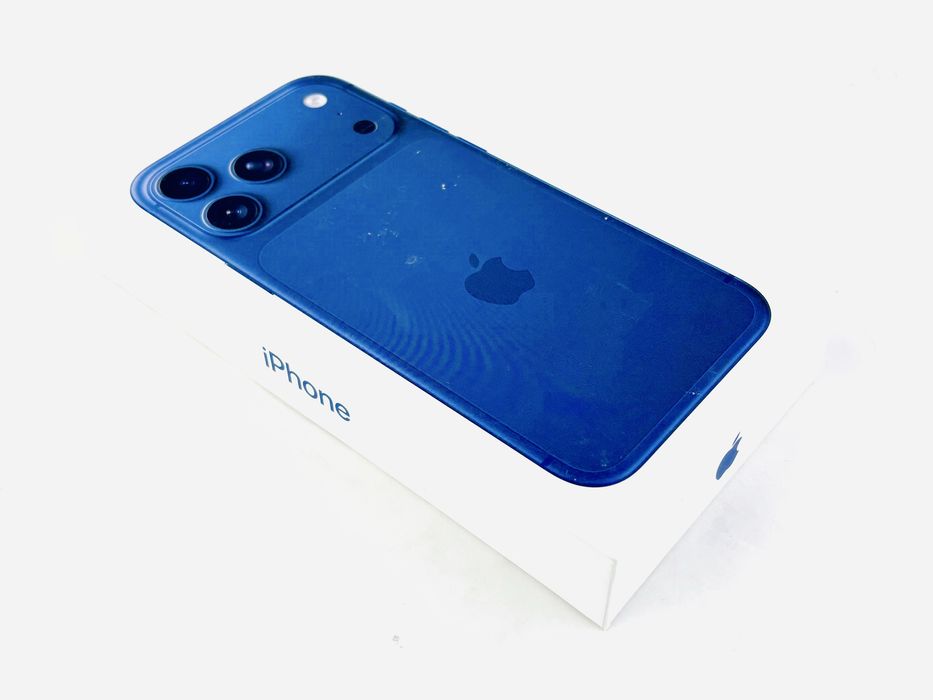 НАЛИЧЕН! Apple iPhone 17 Pro Max 256GB Deep Blue Гаранция!