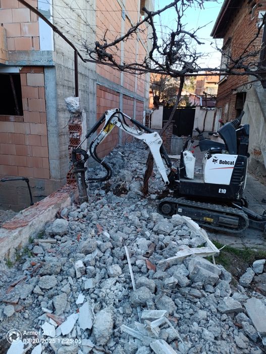 Услуги с мини Дъмпер и мини багер!