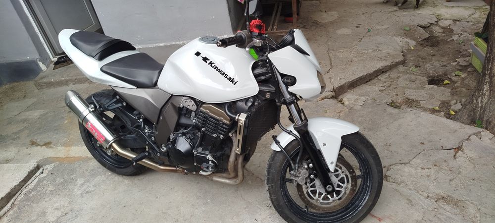 Vând Kawasaki z750 2006