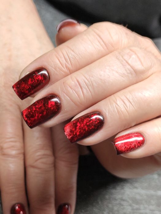 Маникюр, наращивание ногтей, педикюр.