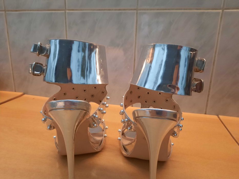 Papuci damă Xtissimo – mărimi 37–38, stare foarte bună