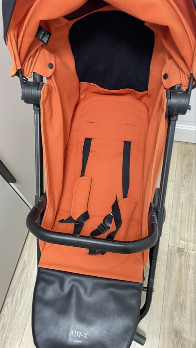 Продам коляску anex air X