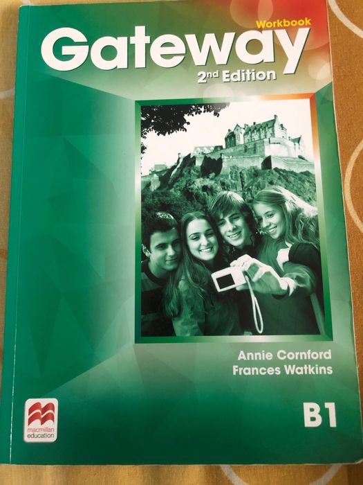 Учебници по български и математика за 10 клас