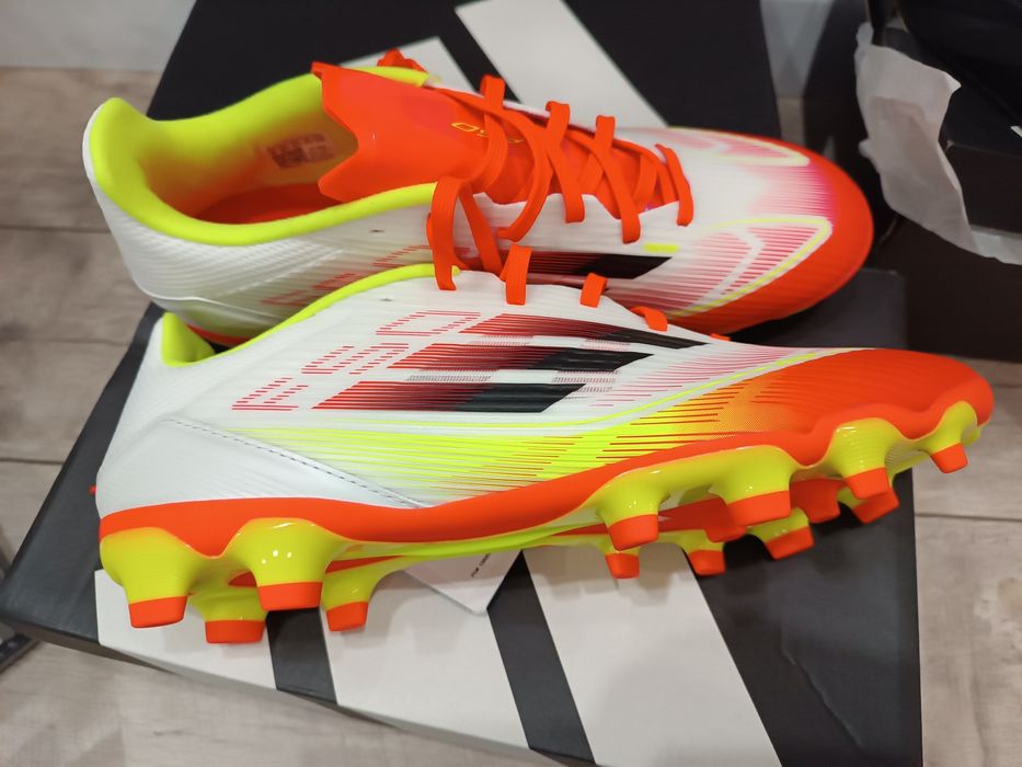 Бутсы футбольные