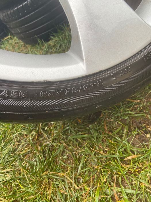 Гуми с джанти за BMW R20