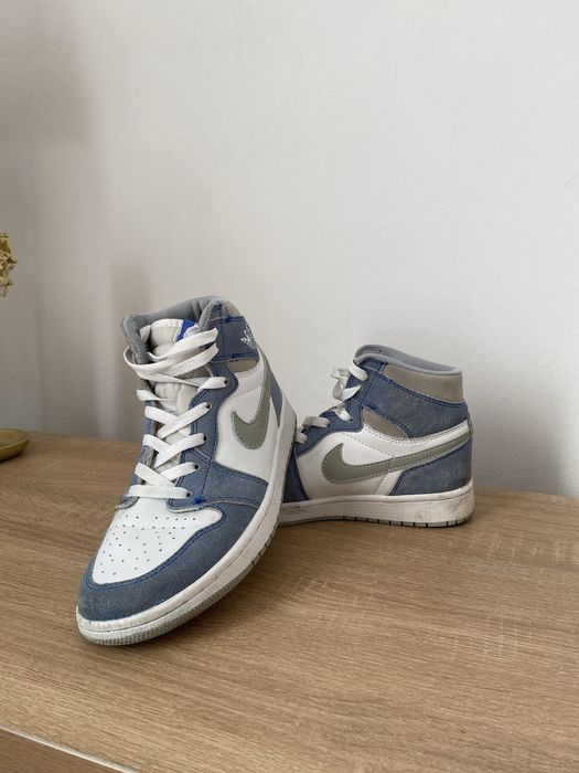 Nike air Jordan baby blue