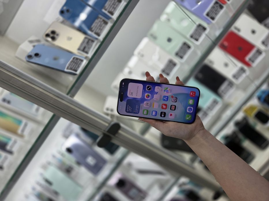 Humor GSM oferă spre vânzare / iPhone 16 Pro Max / 256 GB / Natural Titanium / Garanție 12 luni / Rate