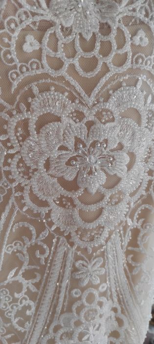 Vând rochie de mireasă cu trenă detașabilă de la Natalia Vasiliev