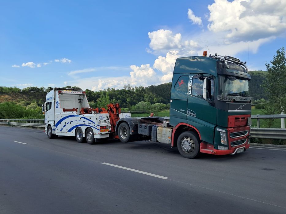 Remorcari tractari depanari camioane dube autobuse remorcari tir