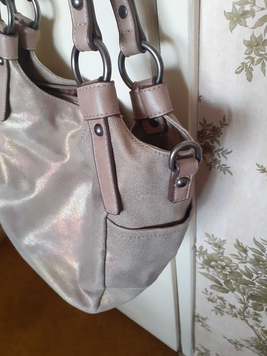 Ефектна дамска чанта