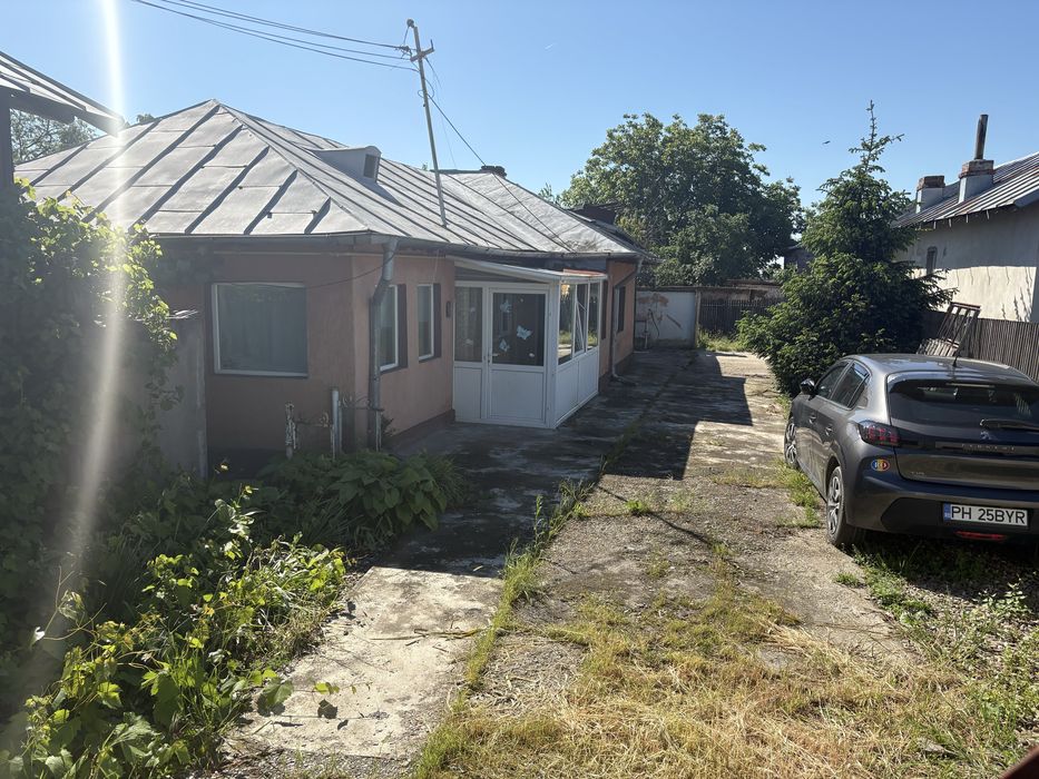 Vand /schimb cu apartament sau garsoniera casa bătraneasca in Tătărani str nuferilor nr189