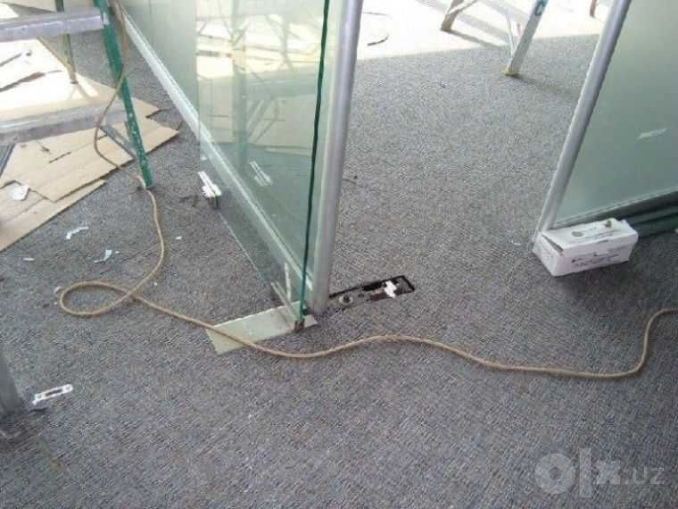 Ремонт и замена стеклянных дверей, душевых кабин любой сложности