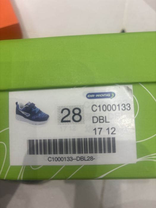 продам кроссовки для мальчиков