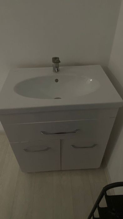 Раквина айнасымен