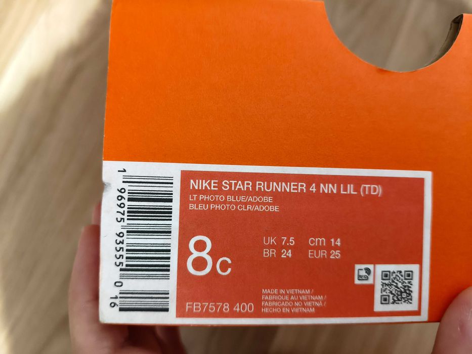 Vând încălțăminte băiețel in stare foarte buna,aproape noi