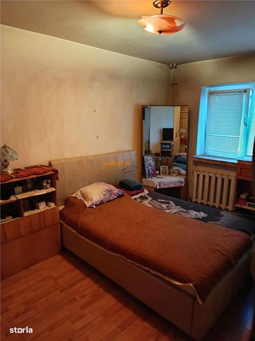 Apartament 2 camere , zona b- dul Independentei , et 1 din 4 , decoman