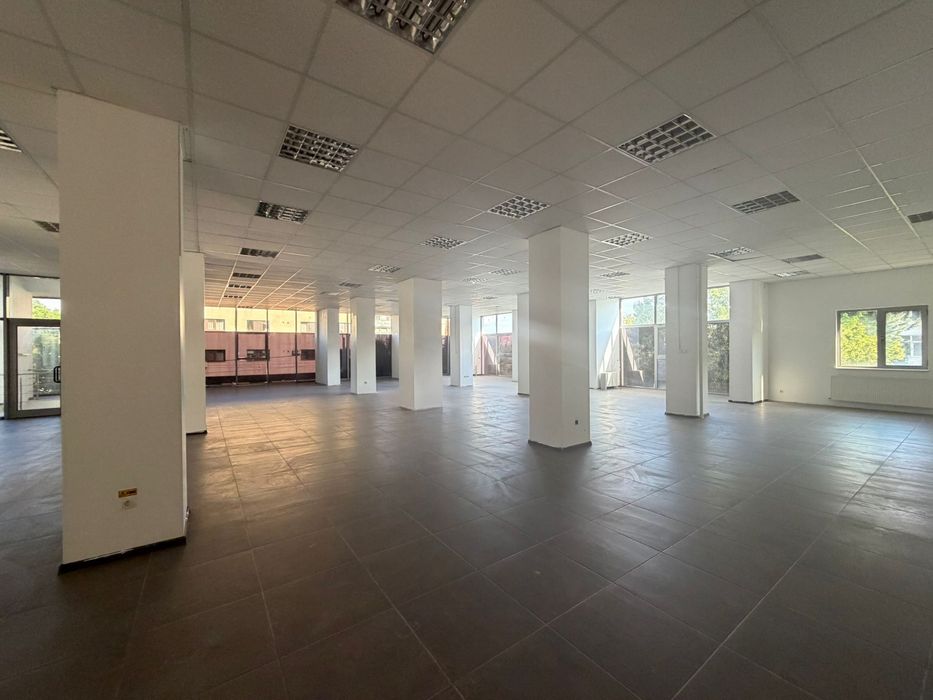 Spațiu Premium Comercial 350 mp – Intrare Proprie