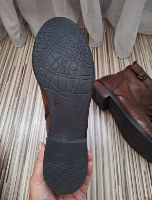 Ghete piele 5Th Avenue mărime 39.