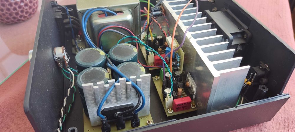 Продавам DIY стерео усилвател с LM3886 2 x 50W