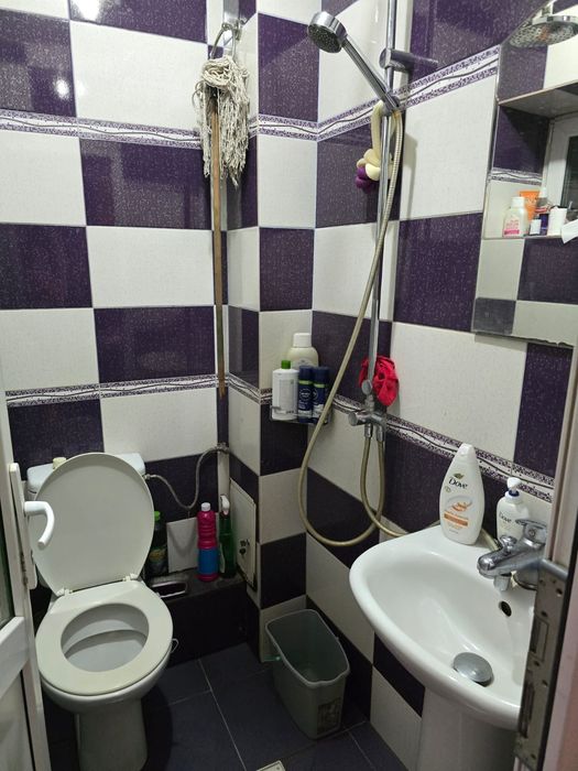 Garsoniera de închiriat sau de vânzare.