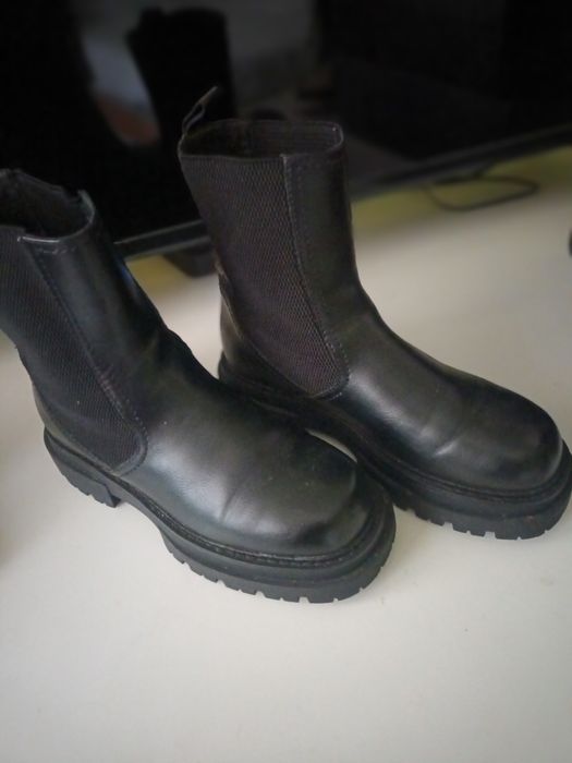 Cizmulite elegante dama nr.37 vind 200 ron pe pereche