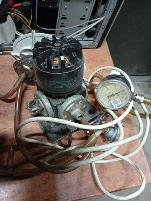 Продам Медицинский Вакуматор на 220в