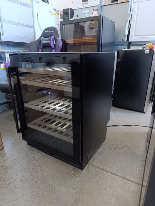 Нова!!! Витрина за вино WITT