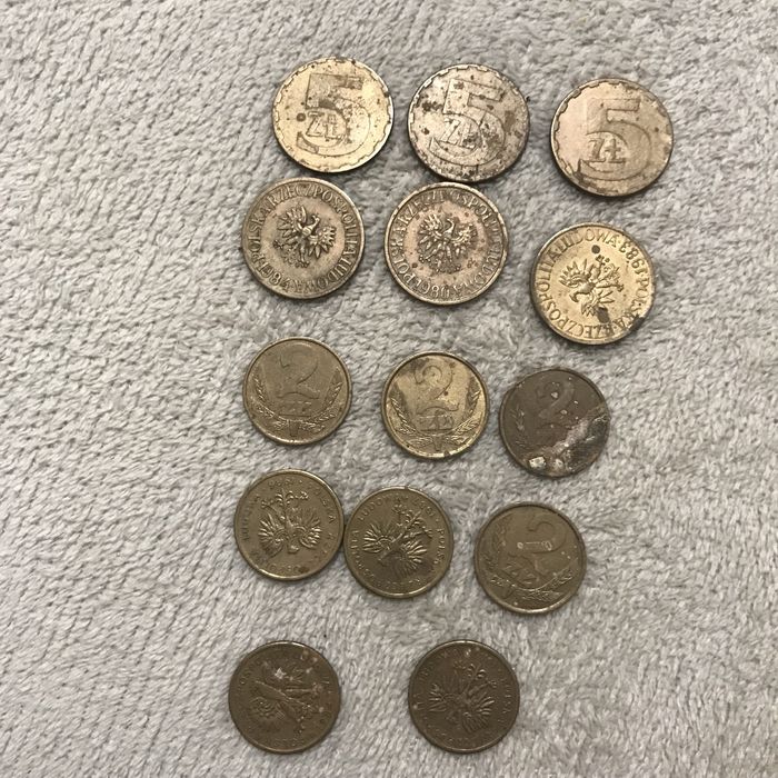 monede cu regele mihai 1943-1944 si ce se vede in poze 100 lei bucata