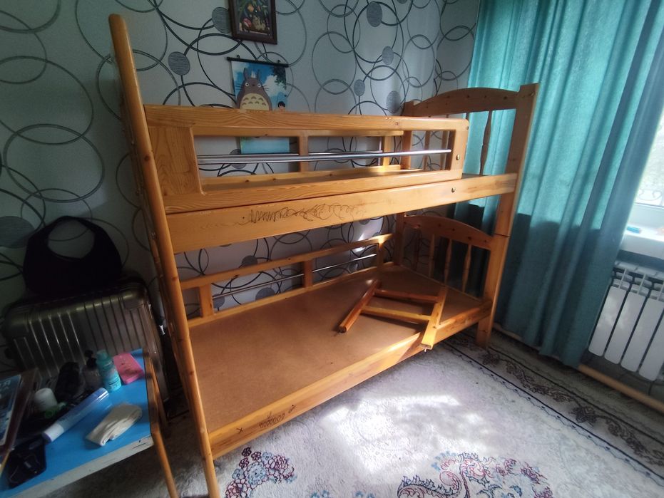 Двухярусная кровать